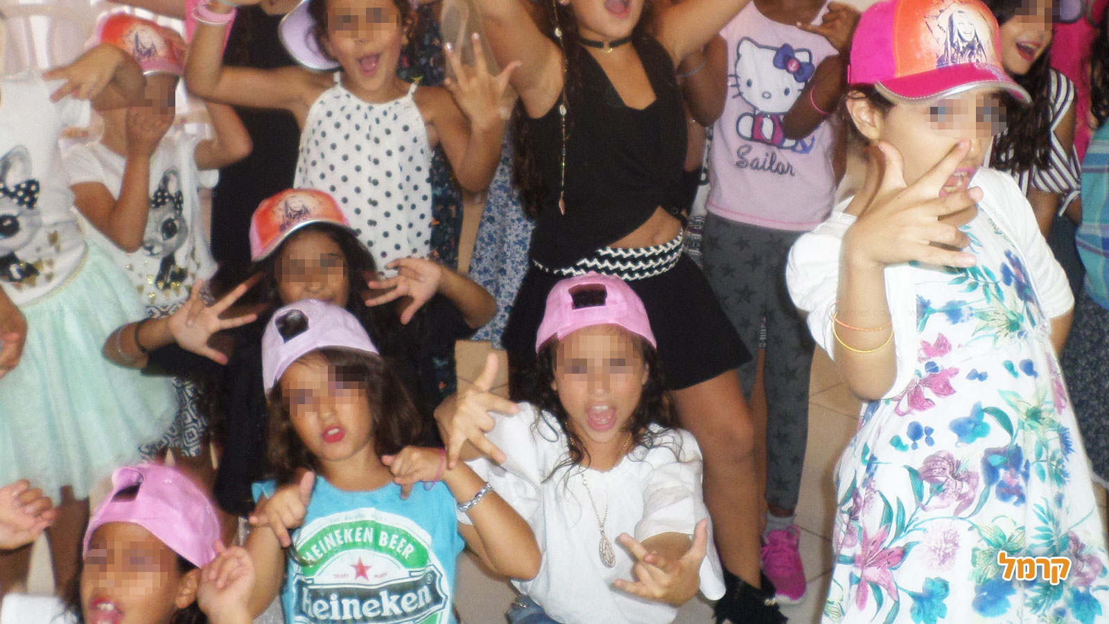 רוקדות עם רוני - 073-7025425