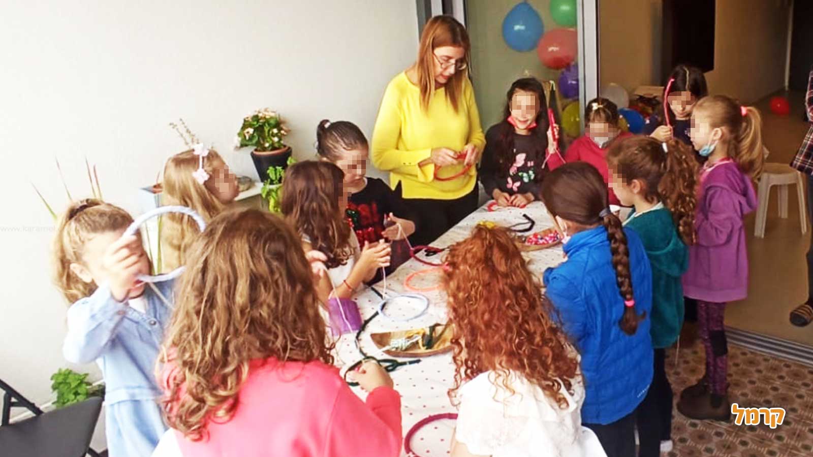 אומנות בחוטים - 073-7579243