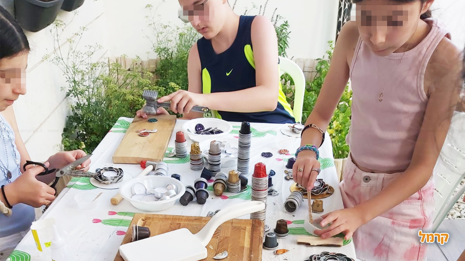 אומנות בחוטים - 073-7579243