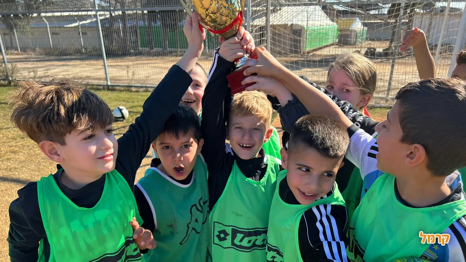 סמייל הפקות - קריוקי והכל הולך - 073-7598894