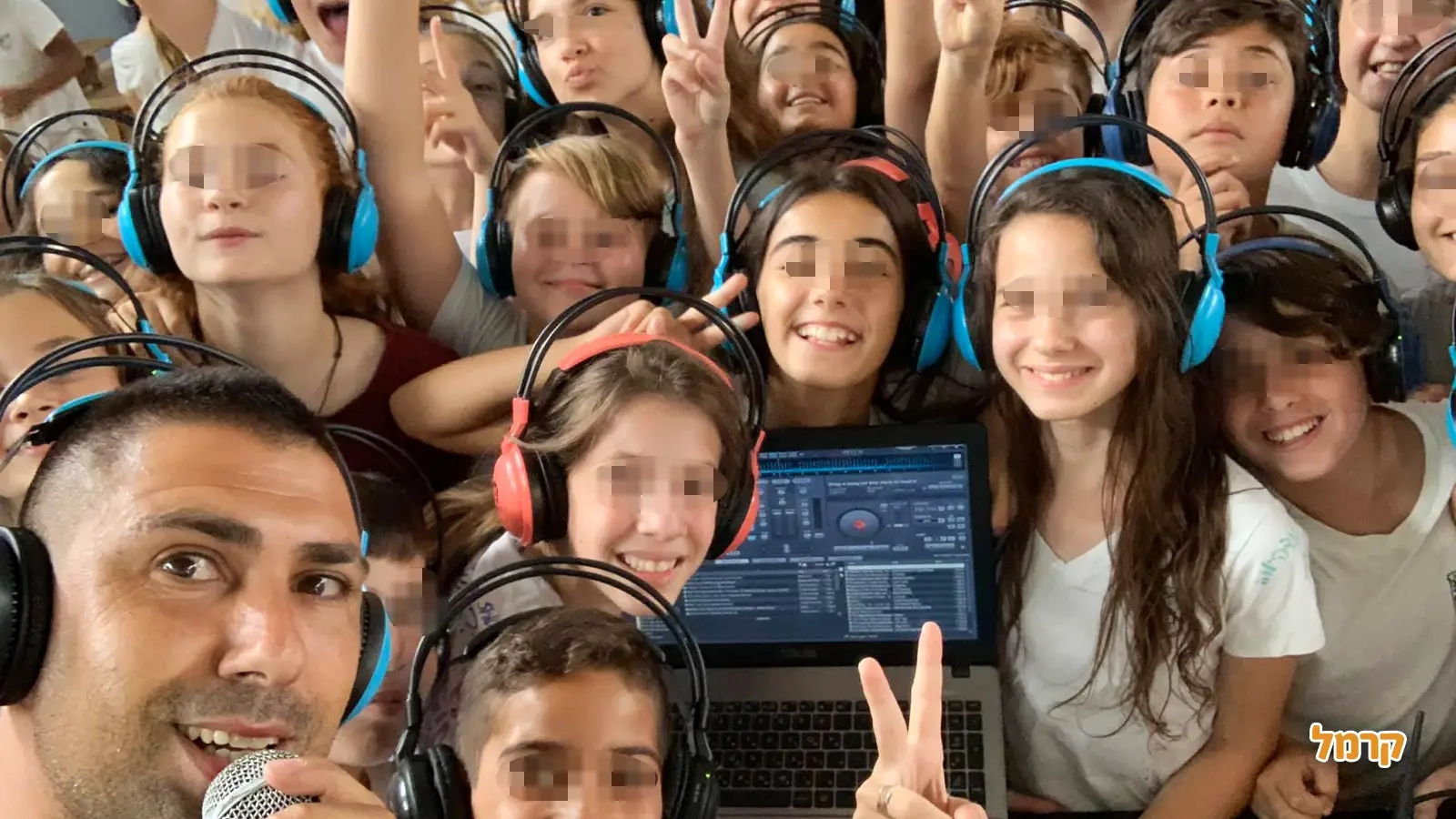 חגיגה הפקות - מסיבת קריוקי מצחיקה - 073-7590529