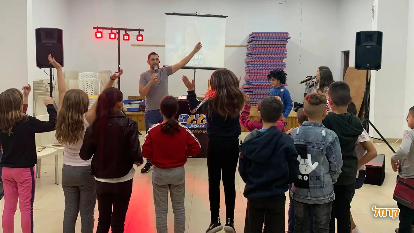 חגיגה הפקות - מסיבת קריוקי מצחיקה - 073-7590529