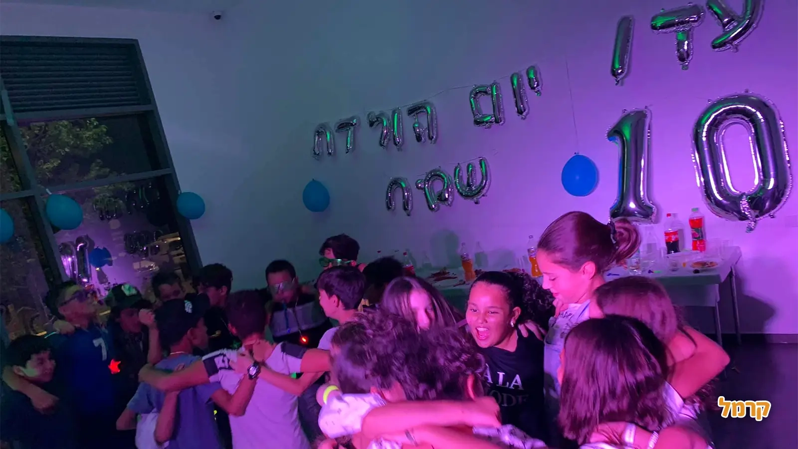 חגיגה הפקות - מסיבת קריוקי מצחיקה - 073-7590529