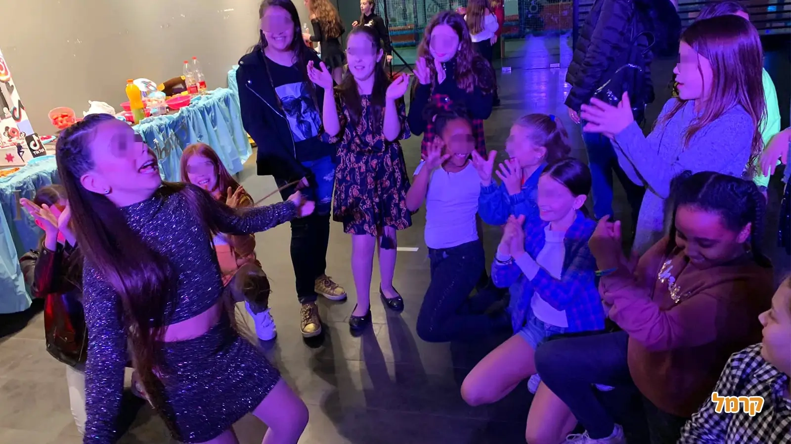 חגיגה הפקות - מסיבת קריוקי מצחיקה - 073-7590529
