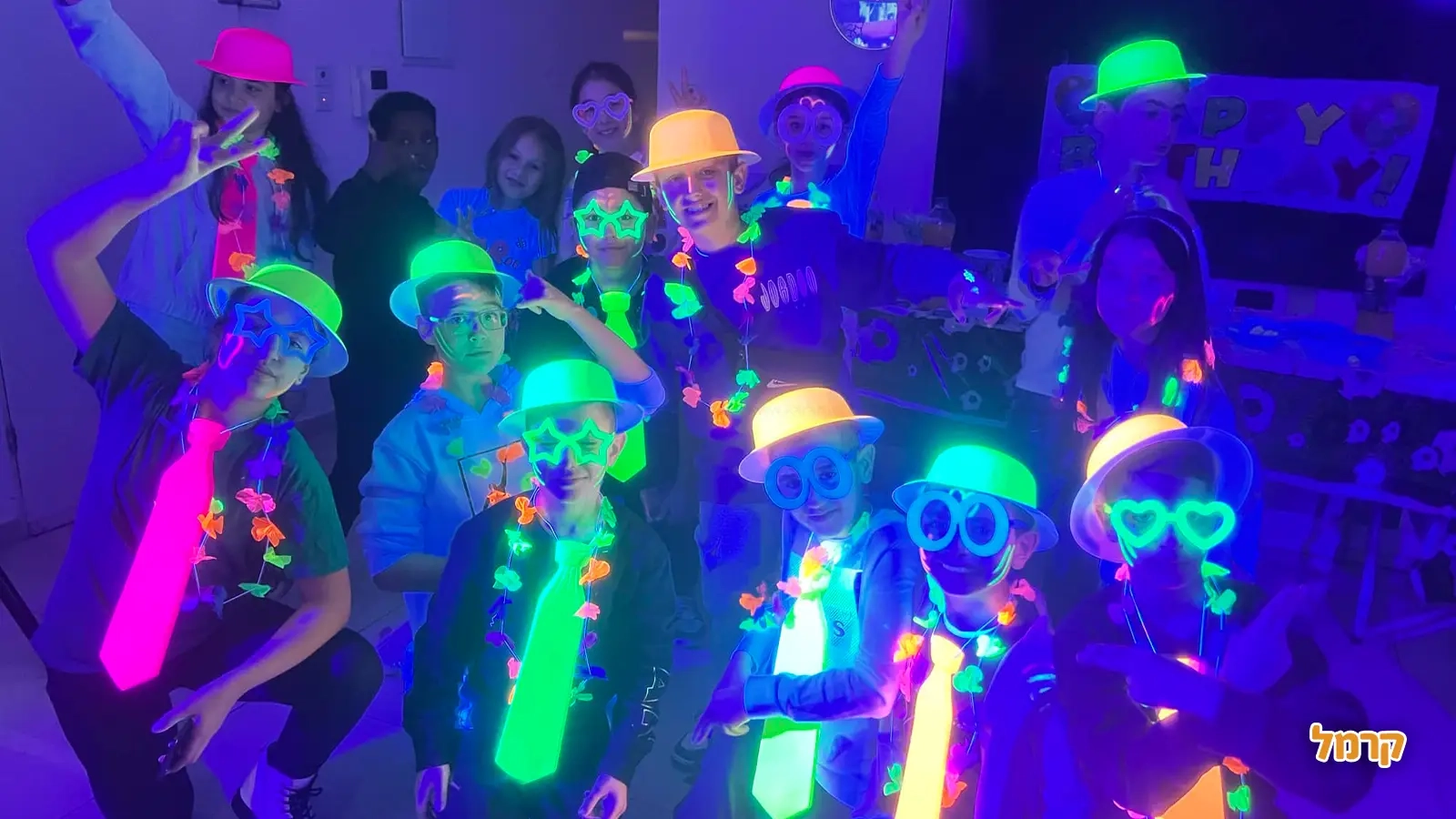 חגיגה הפקות - מסיבת קריוקי מצחיקה - 073-7590529