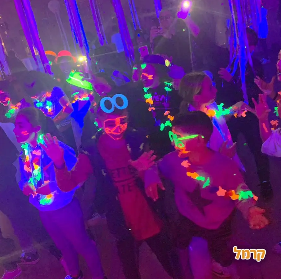 חגיגה הפקות - מסיבת קריוקי מצחיקה - 073-7590529