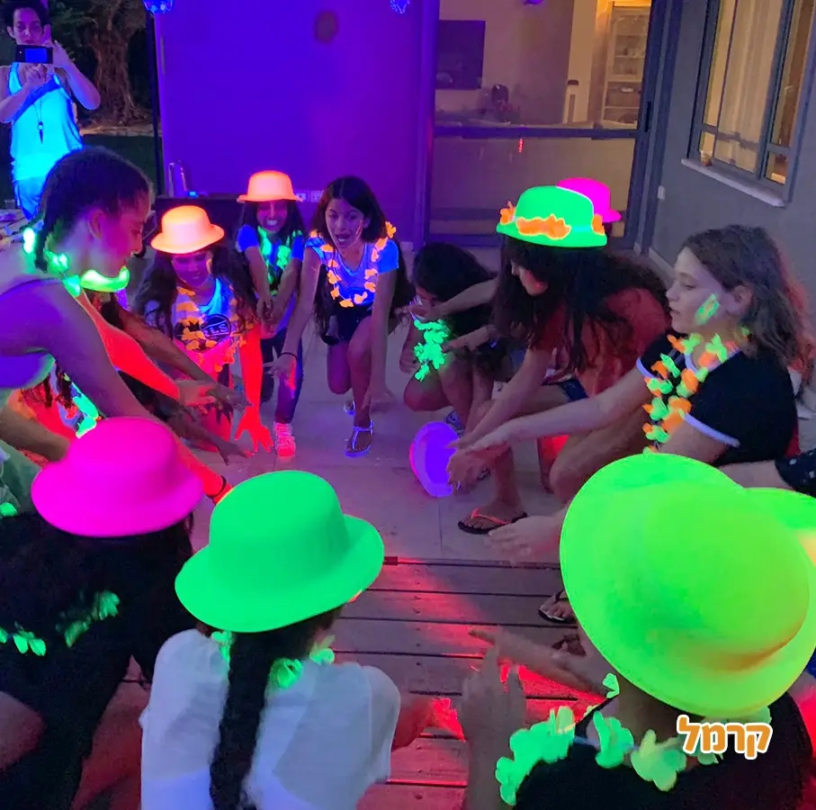 חגיגה הפקות - מסיבת קריוקי מצחיקה - 073-7590529