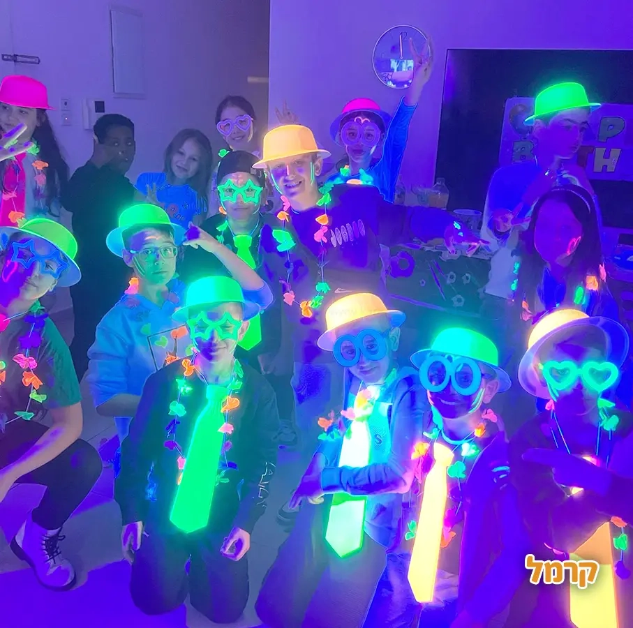 חגיגה הפקות - מסיבת קריוקי מצחיקה - 073-7590529