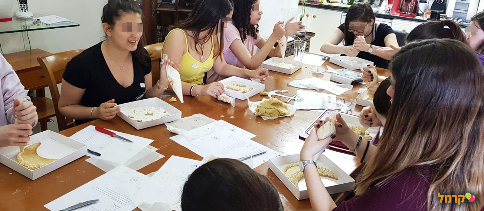 מיכיז סדנאות ועוגות - 073-7026560