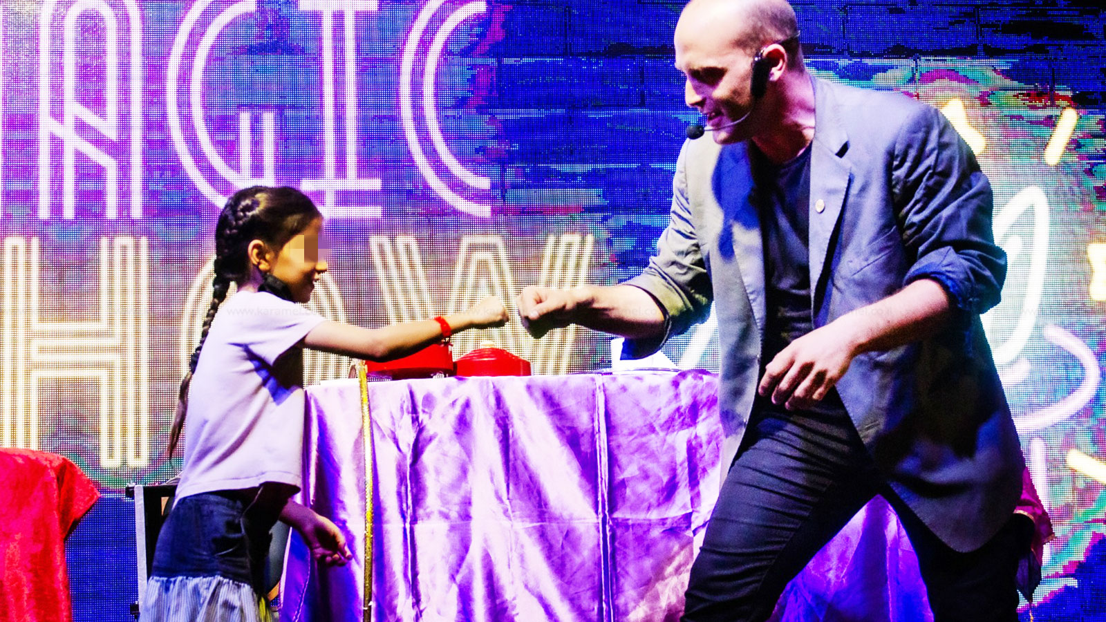 אופק הקוסם - במופע מרהיב - 073-7026286