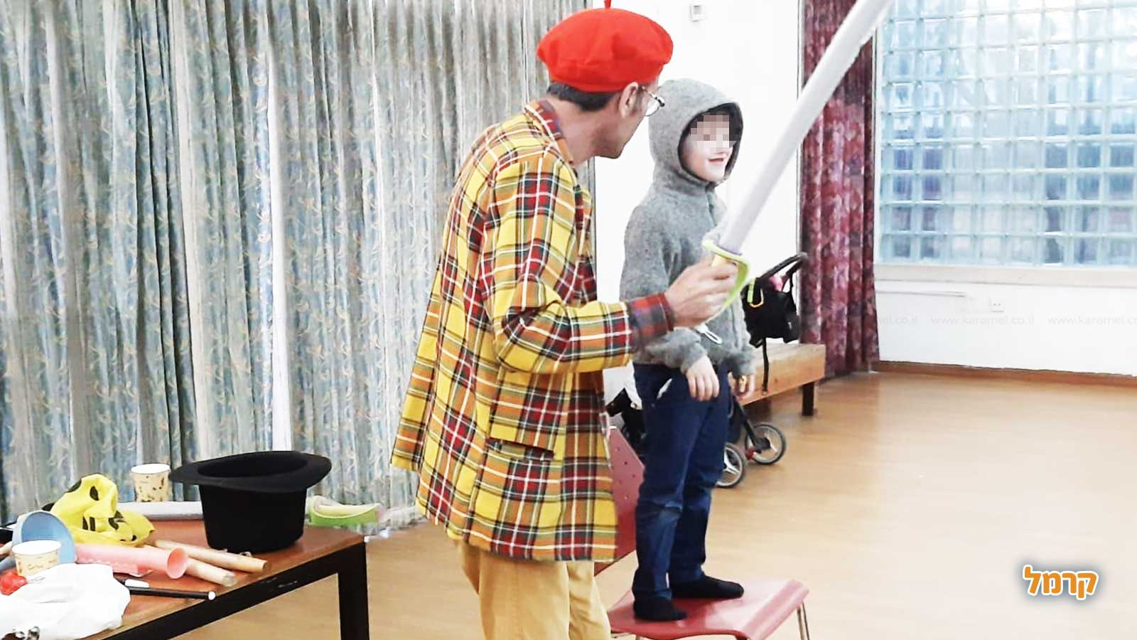 מופע לילדים - מוריס משקפוף - 073-7590509