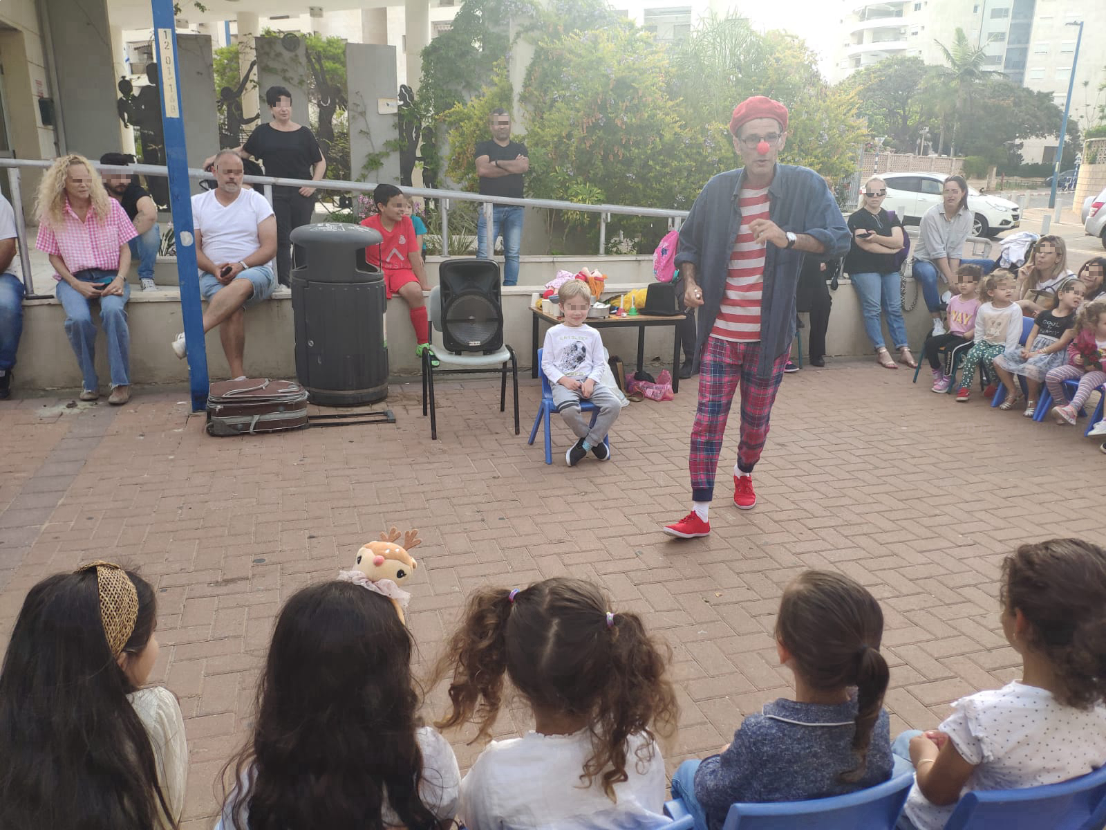 מופע לילדים - מוריס משקפוף - 073-7590509