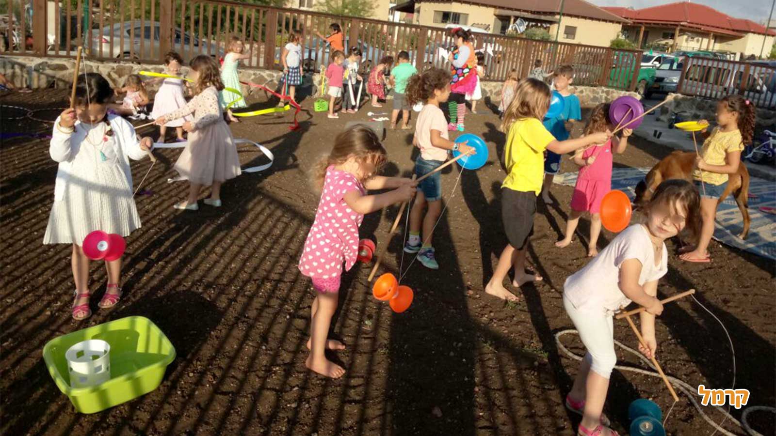 חגיגת ג'אגלינג ולהטוטים מדליקה - 073-7025728