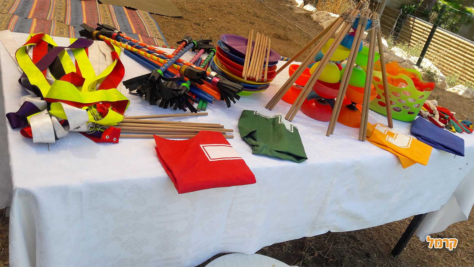 חגיגת ג'אגלינג ולהטוטים מדליקה - 073-7025728