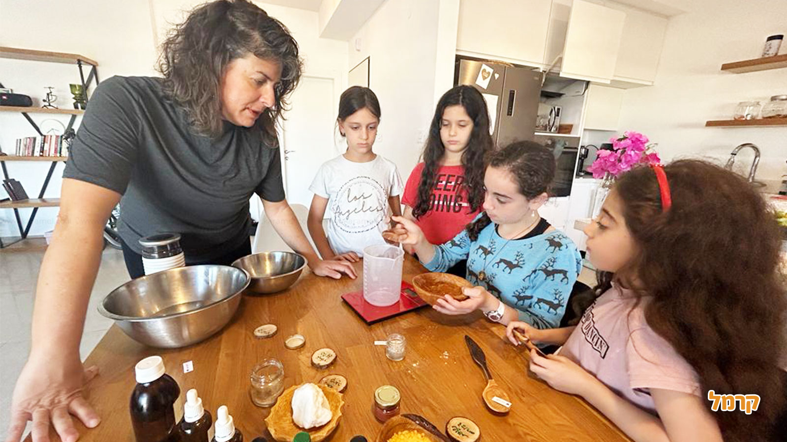 נטורל ביוטי - סדנת טיפוח לבנות - 073-7025422