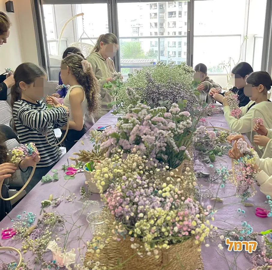 דריה עיצוב בפרחים - 073-7824021