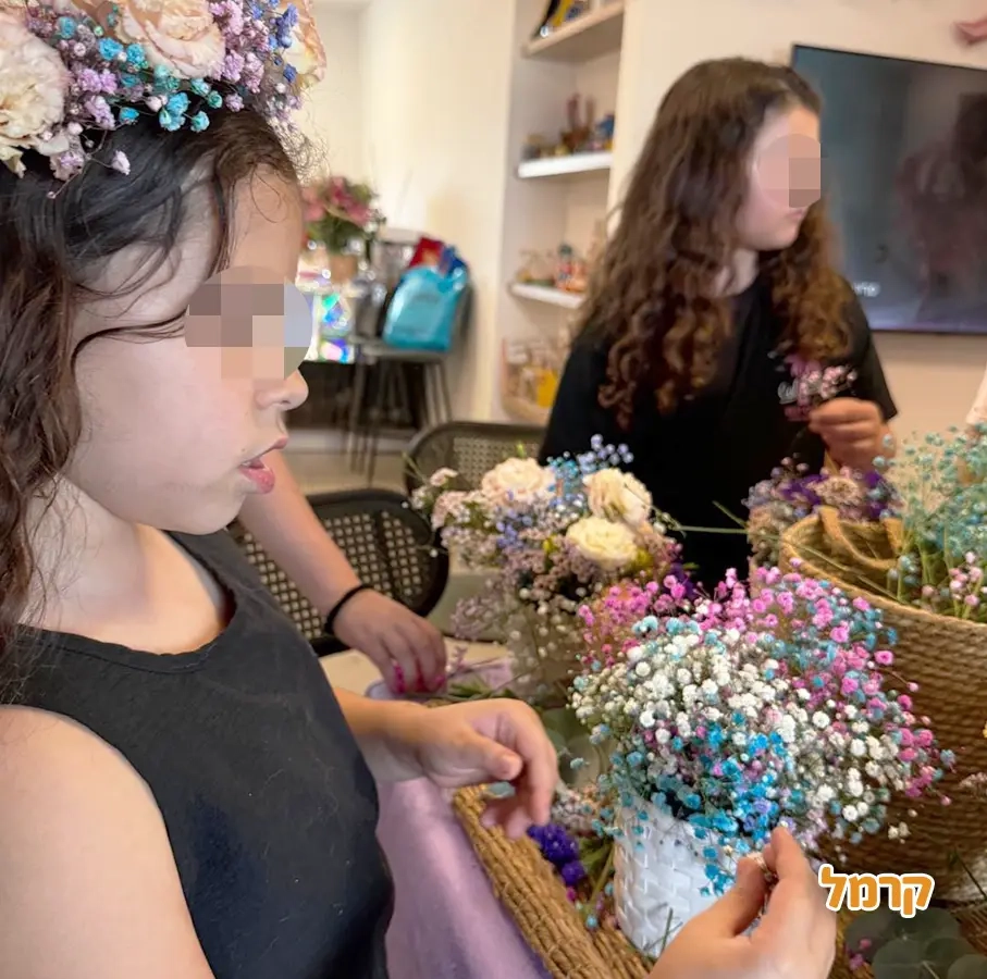 דריה עיצוב בפרחים - 073-7824021